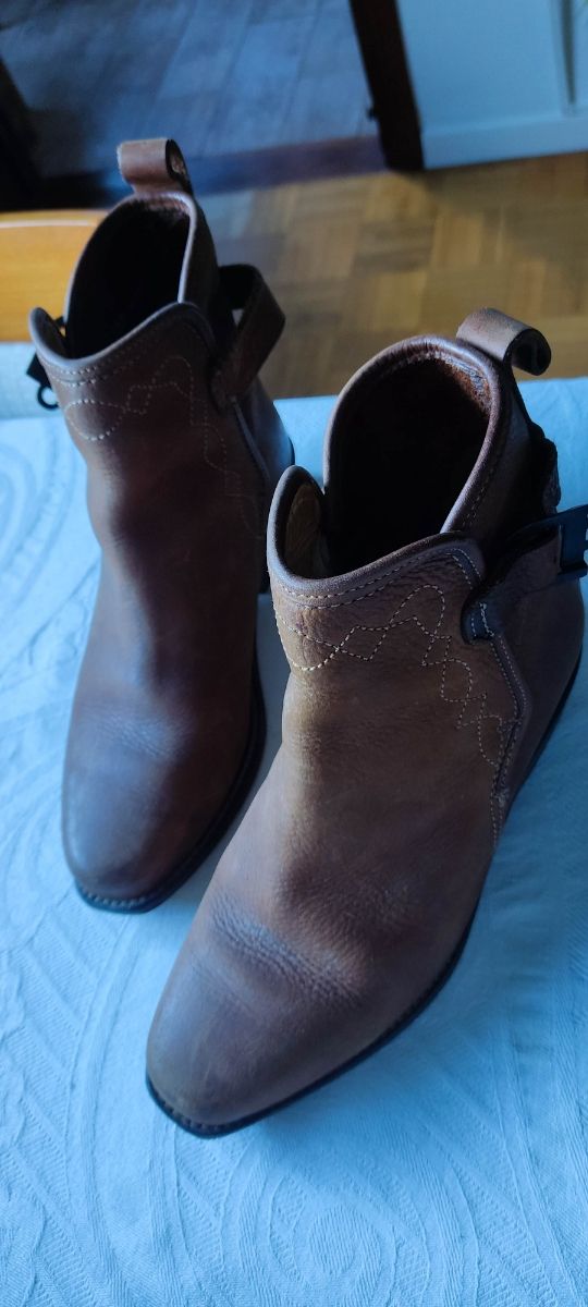 Botines camperos piel chica Callagham 