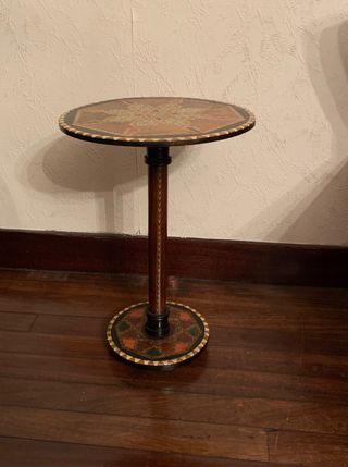 Mesa auxiliar de marqueteria