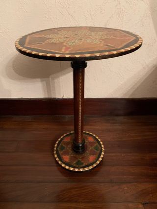 Mesa auxiliar de marqueteria