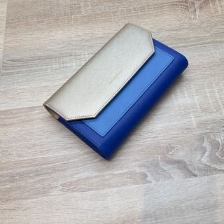 Bolso Roberto Verino estilo bandolera azul/dorado