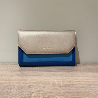 Bolso Roberto Verino estilo bandolera azul/dorado