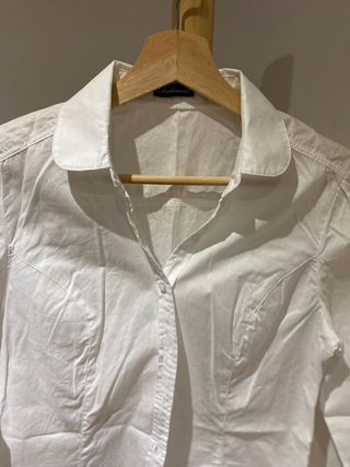 Camisa blanca de Stradivarius