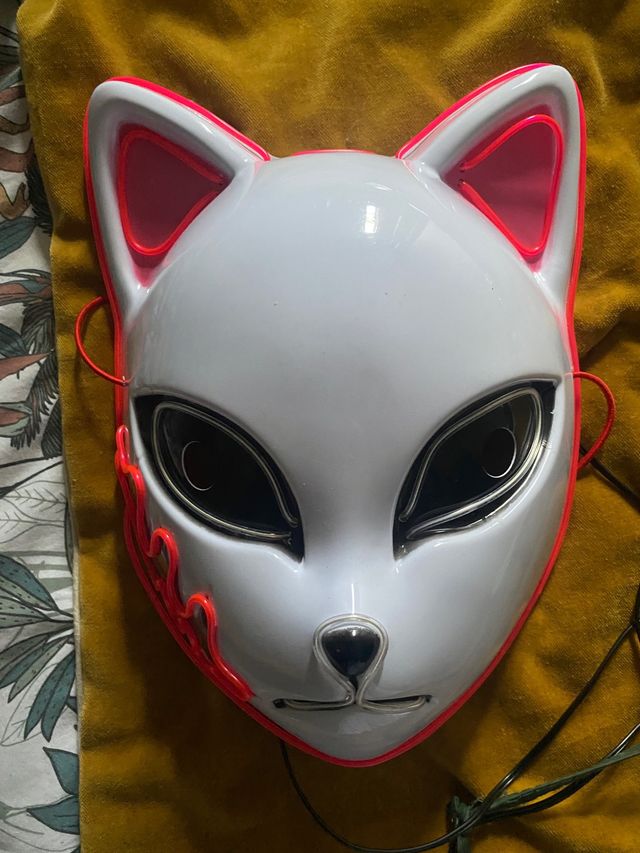 máscara Halloween con luces