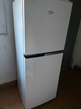 URGE VENTA! NEVERA Beko