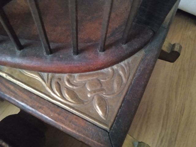 Carro decorativo madera y bronce 