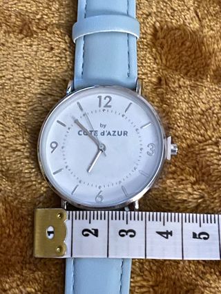 Reloj a estrenar con correa azul claro Sin pila 