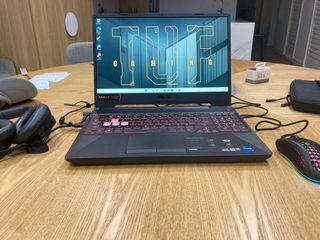Asus Tuf Gaming F 15 2022 como nuevo en caja.