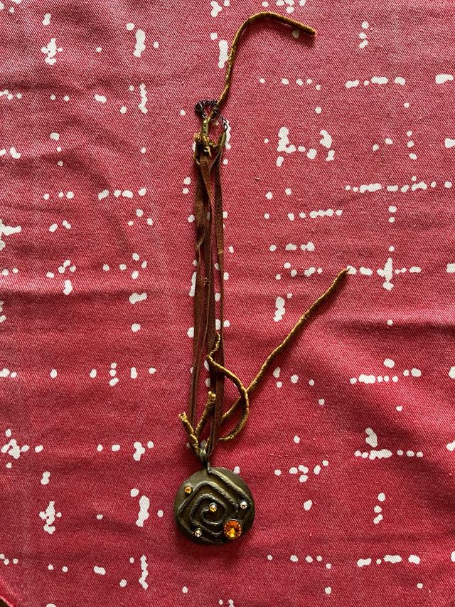 Colgante con pedreria