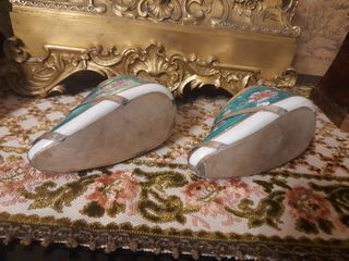 Pareja de zapatos chinos antiguos