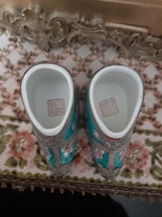 Pareja de zapatos chinos antiguos