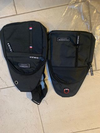 Bolsa bandolera negra.