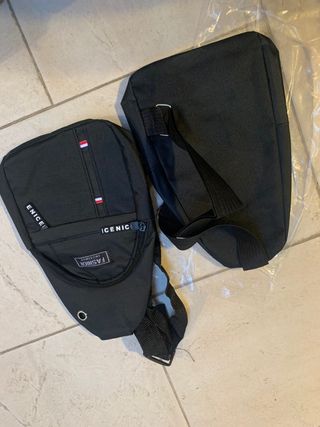 Bolsa bandolera negra.