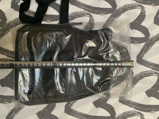 Bolsa bandolera negra.