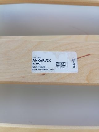 somier nuevo con sus patas de Ikea 90 por 200 cm