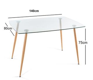 Mesa con cristal y sillas nordicas