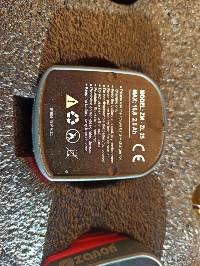 Tesoura da Poda Elétrica a bateria Zanon ZM 25