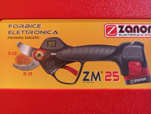 Tesoura da Poda Elétrica a bateria Zanon ZM 25