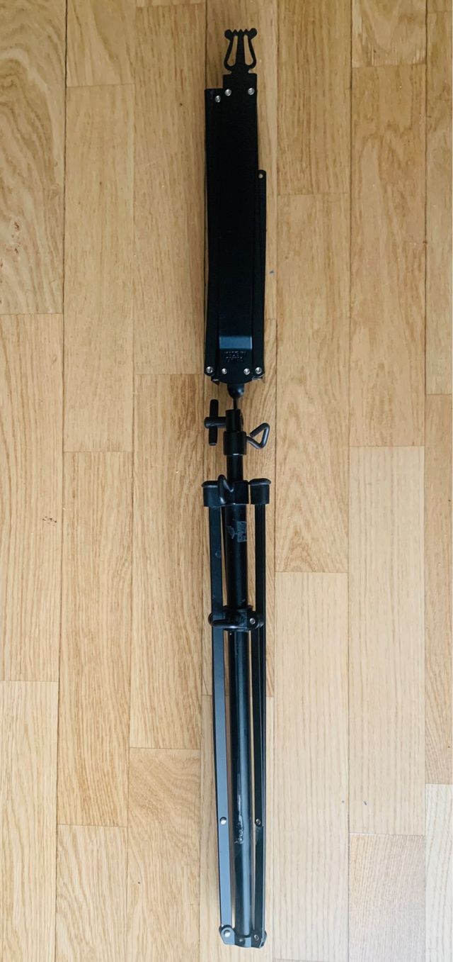 Trípode plegable para partitura