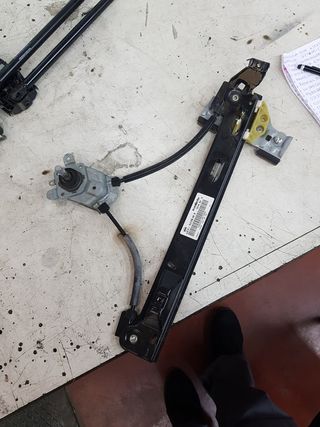 ELEVALUNAS TRAS IZQ