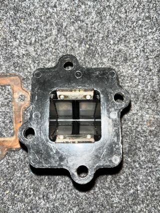 CAJA DE LAMINAS YAMAHA AEROX DE SERIE