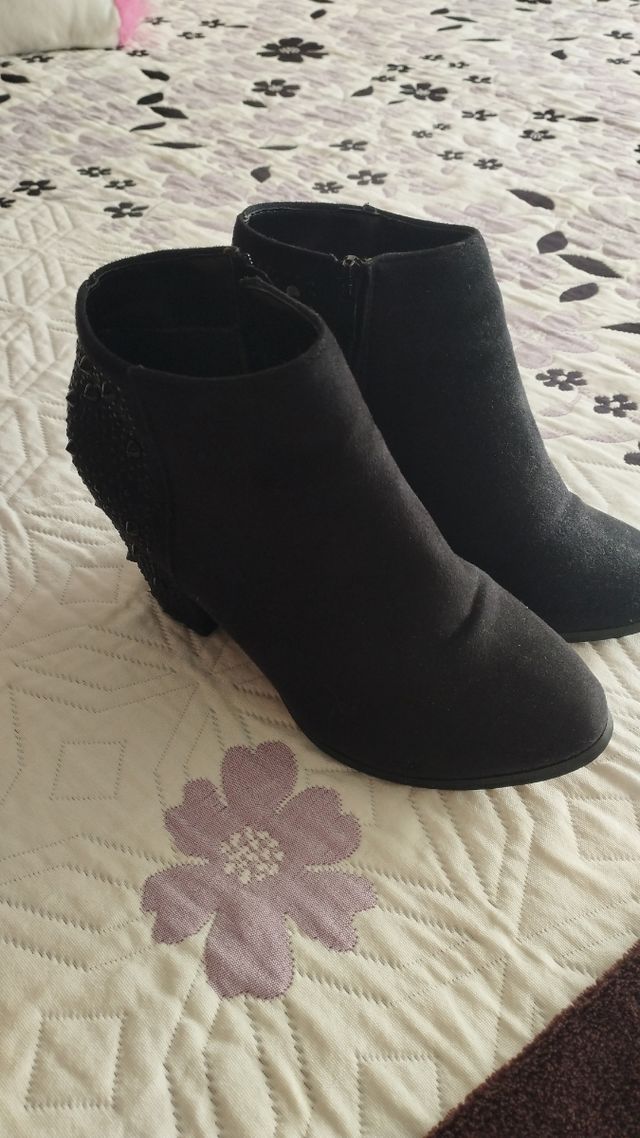 Stivaletti taglia 37