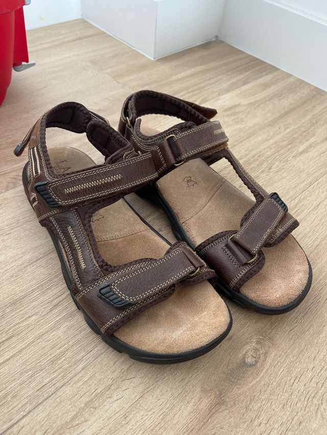 sandalias color marron