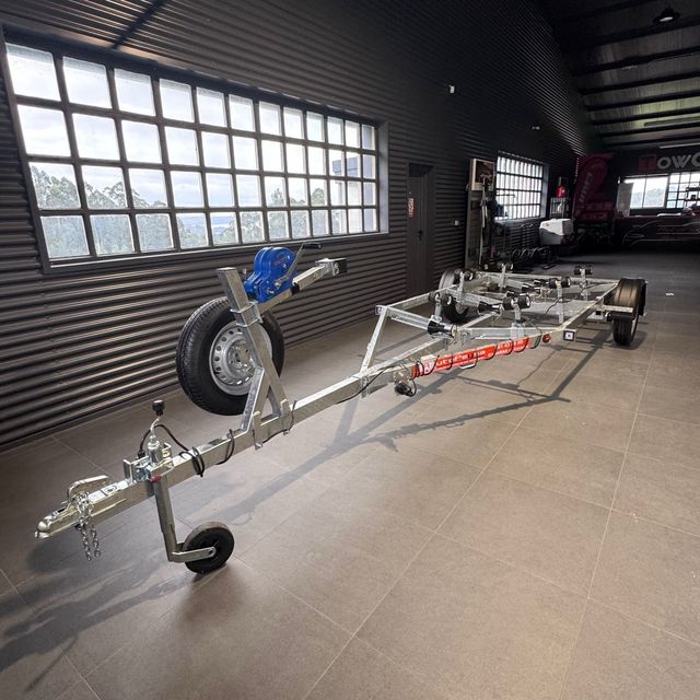 Remolque nautico Barco+motora+zodiac 2023