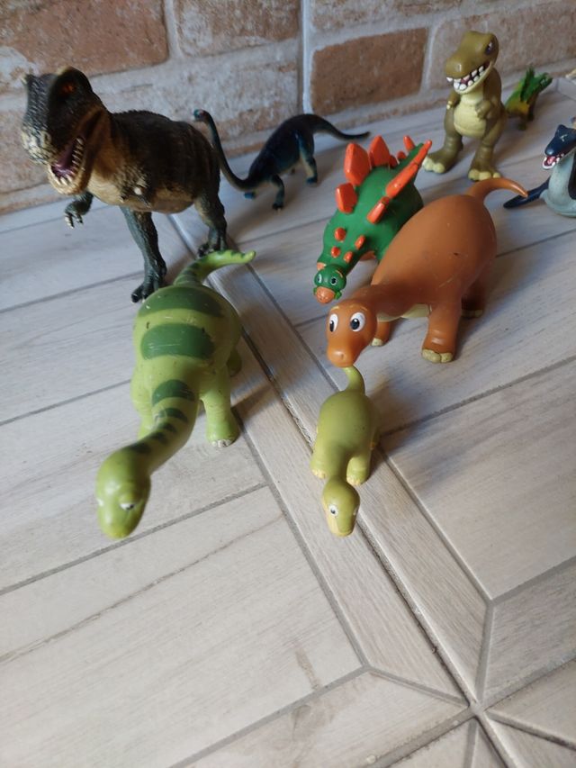 Lotto giocattoli dinosauri