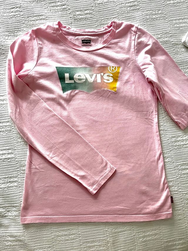 conjunto Camiseta Niña Levis y vaqueros