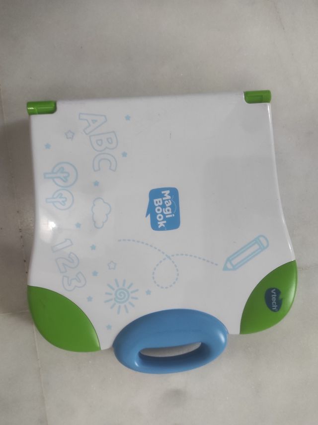 MAGIBOOK VTECH con 2 libros
