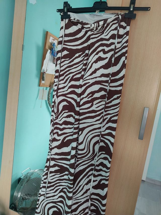 Pantalon Fino de campana.