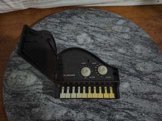 Piano radio newtone