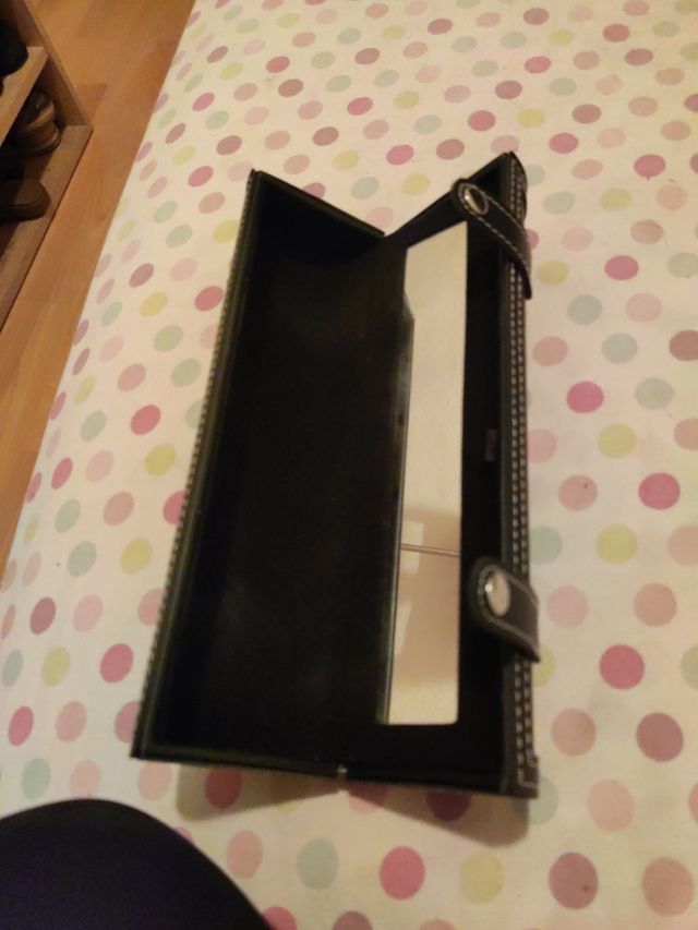 Porta brochas y pinturas maquillaje