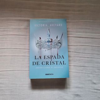 La espada de cristal de Victoria Aveyard