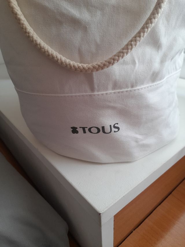 Bolsa ropa tous