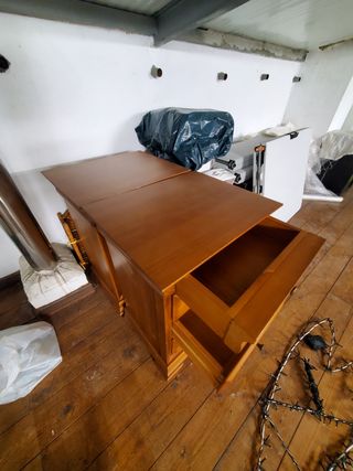 Mesilla de madera de pino