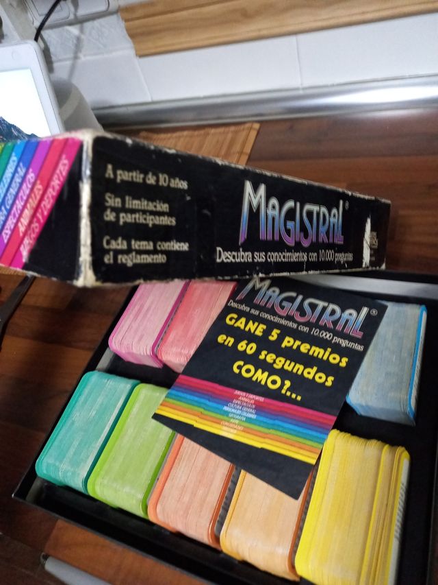 Juego MAGISTRAL 10.000 PREGUNTAS