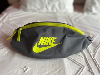Riñonera Nike