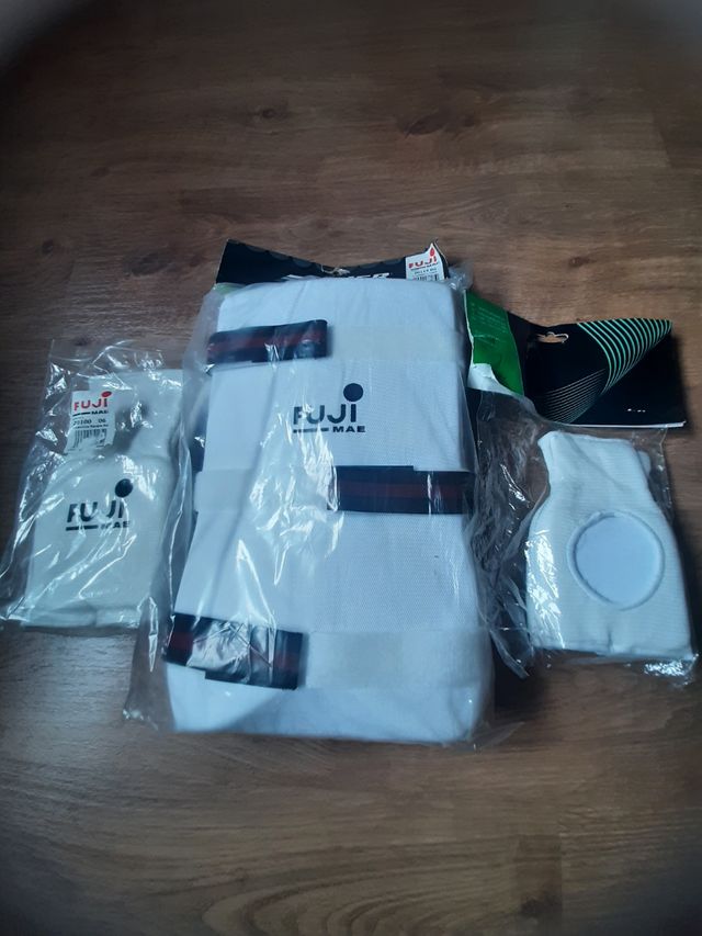 Karate, espinilleras, guantilla