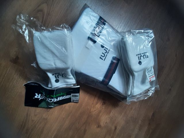 Karate, espinilleras, guantilla