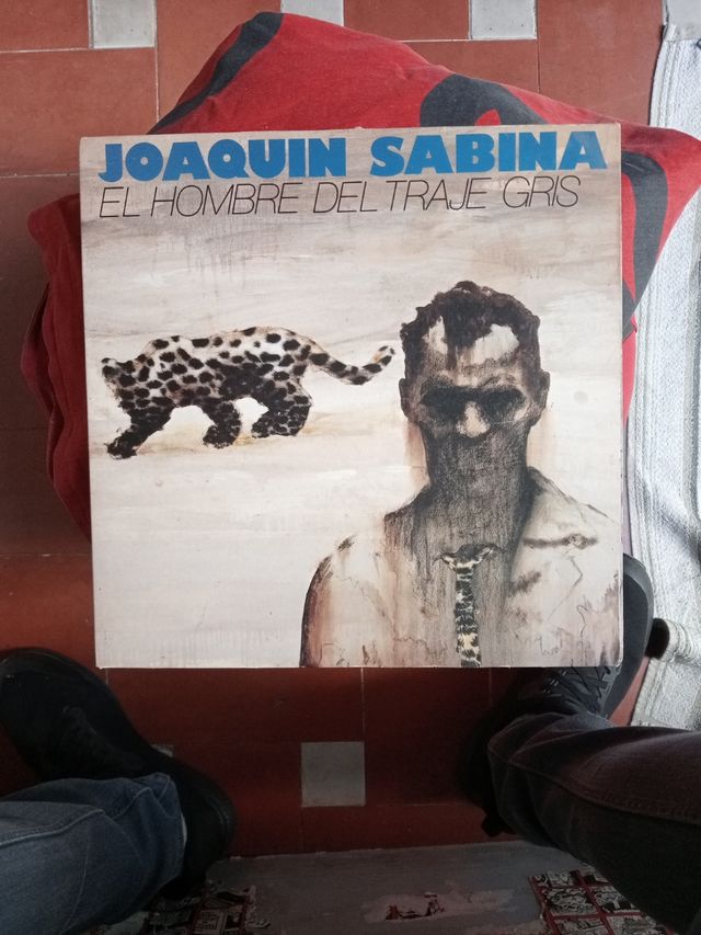 Joaquín Sabina:el hombre del traje gris