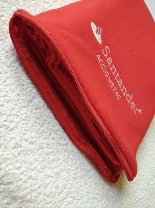 MANTA DE VIAJE, SOFA, FRANELA COLOR ROJO Y FUNDA