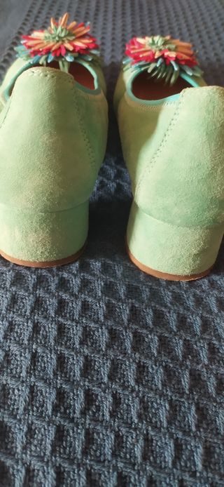 Manoletinas aguamarina de ante