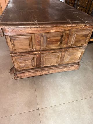 Baúl de madera antiguo