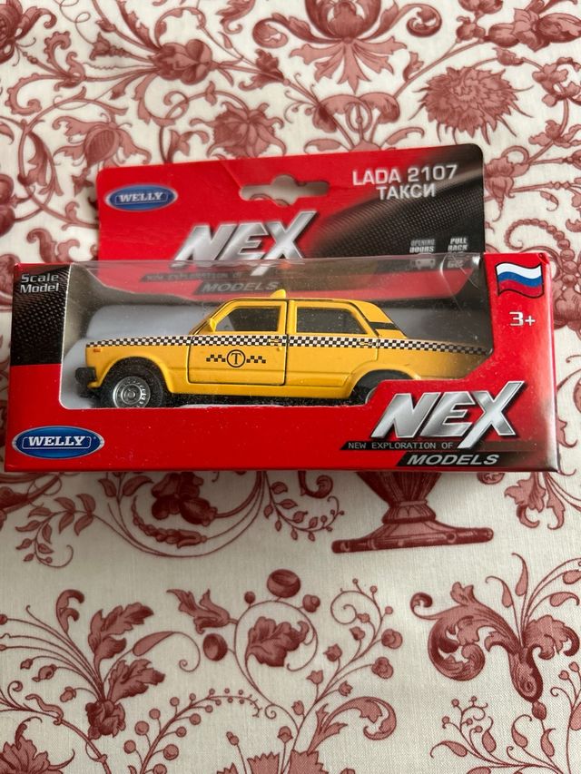 coches juguete taxi rusia 1/36