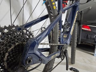 Berria Bravo Hybrid hp 6 azul oscuro talla M 