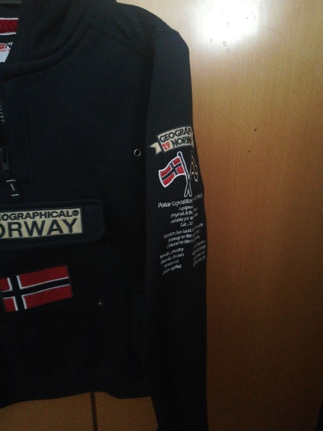 sudadera canguro Norway.