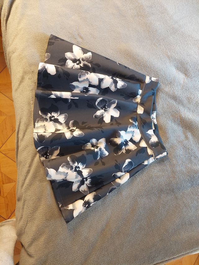 Falda de flores del Holister