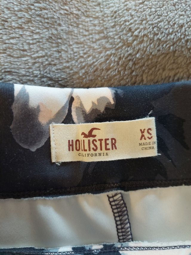 Falda de flores del Holister