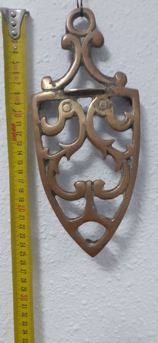 Bronce inglés victoriano. Base de plancha antigua.